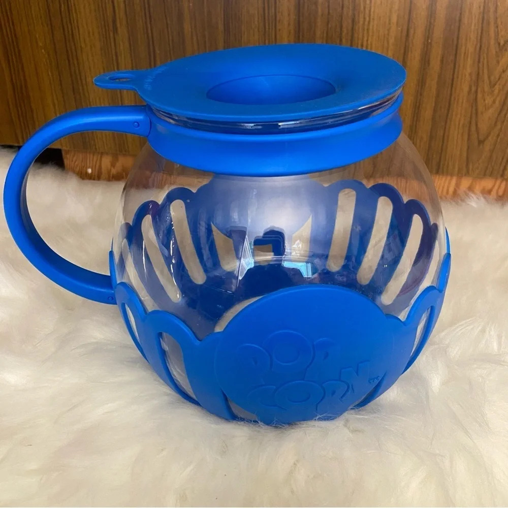 BNWOT  Evolution micro-pop microwave popcorn popper in‎ blue